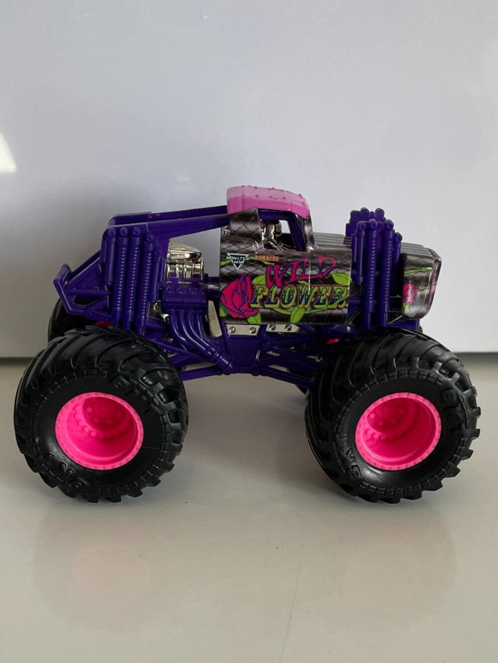 Monster Jam Truck - Wild Flower from Danger Divas series - Rare - 1:64 Scale